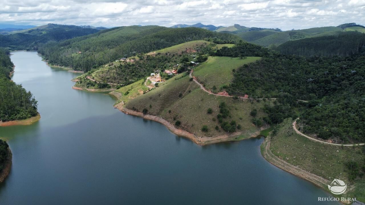 Fazenda à venda com 2 quartos, 240600m² - Foto 18