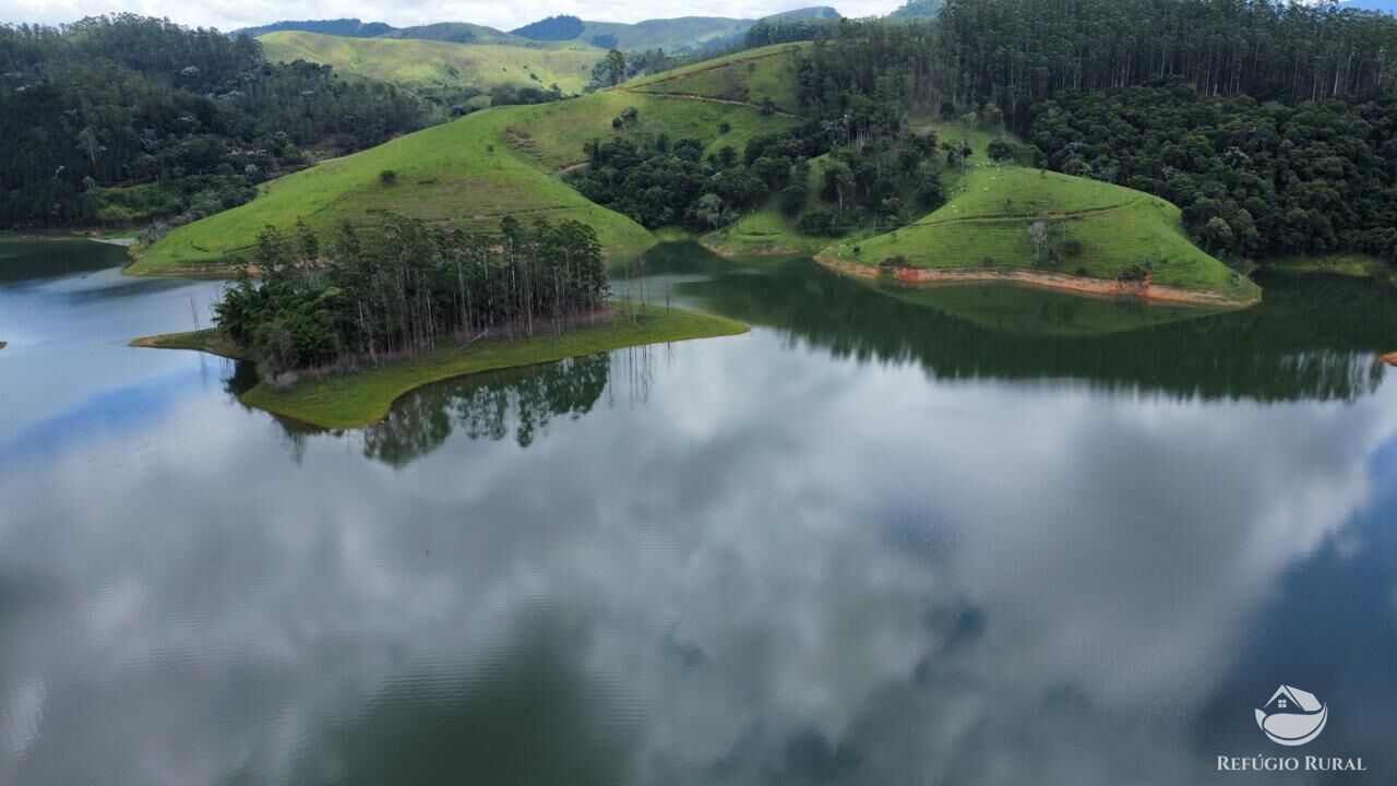 Fazenda à venda com 2 quartos, 240600m² - Foto 17