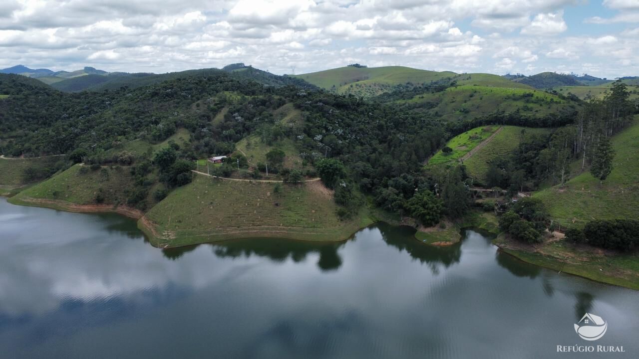 Fazenda à venda com 2 quartos, 240600m² - Foto 9