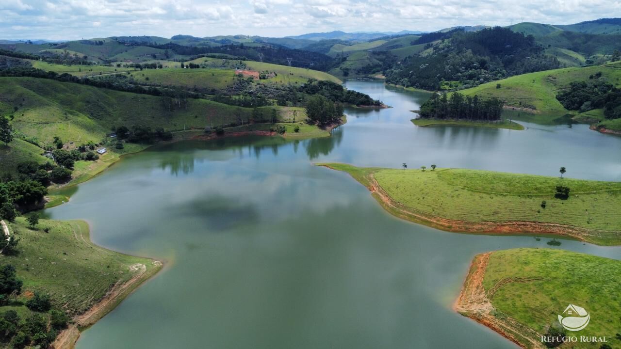 Fazenda à venda com 2 quartos, 240600m² - Foto 23