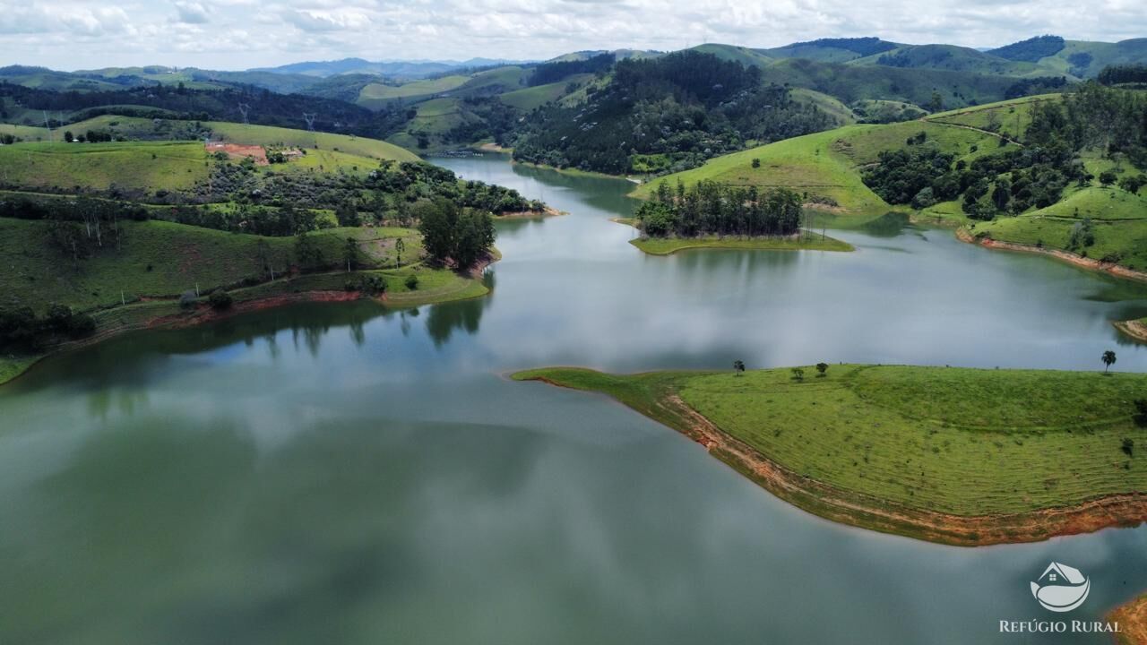 Fazenda à venda com 2 quartos, 240600m² - Foto 24