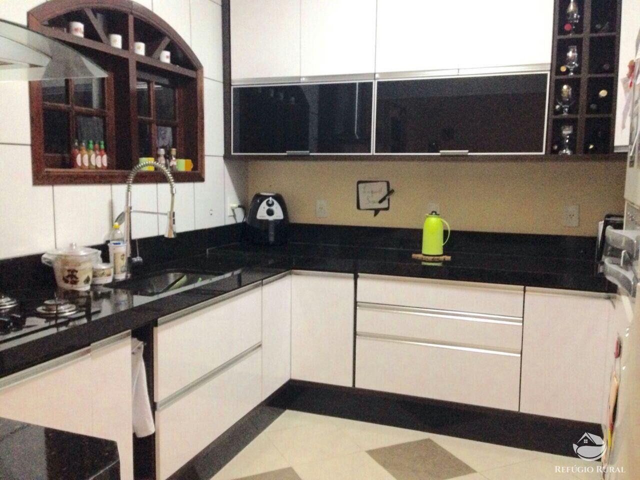 Casa à venda com 3 quartos, 250m² - Foto 5