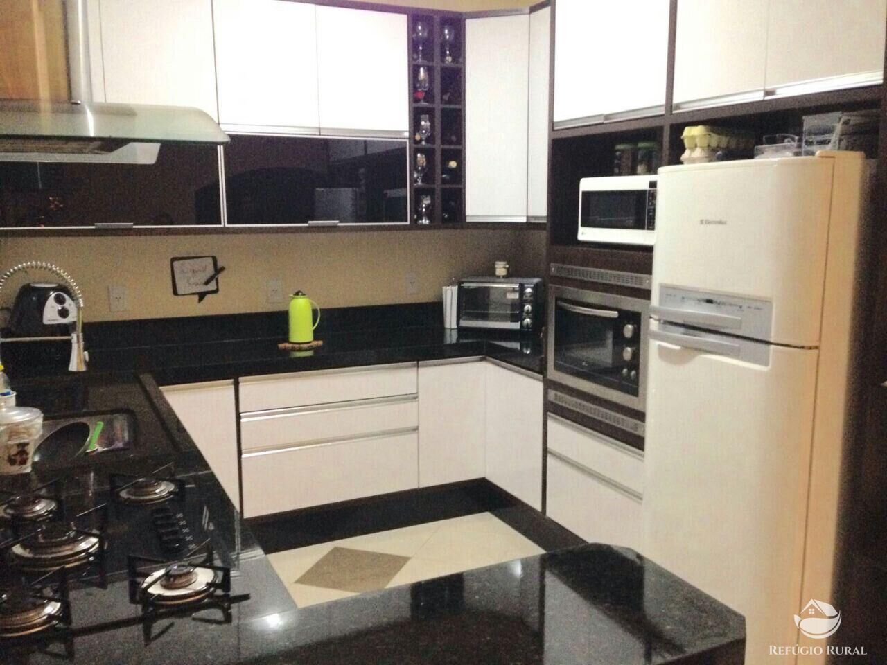 Casa à venda com 3 quartos, 250m² - Foto 10