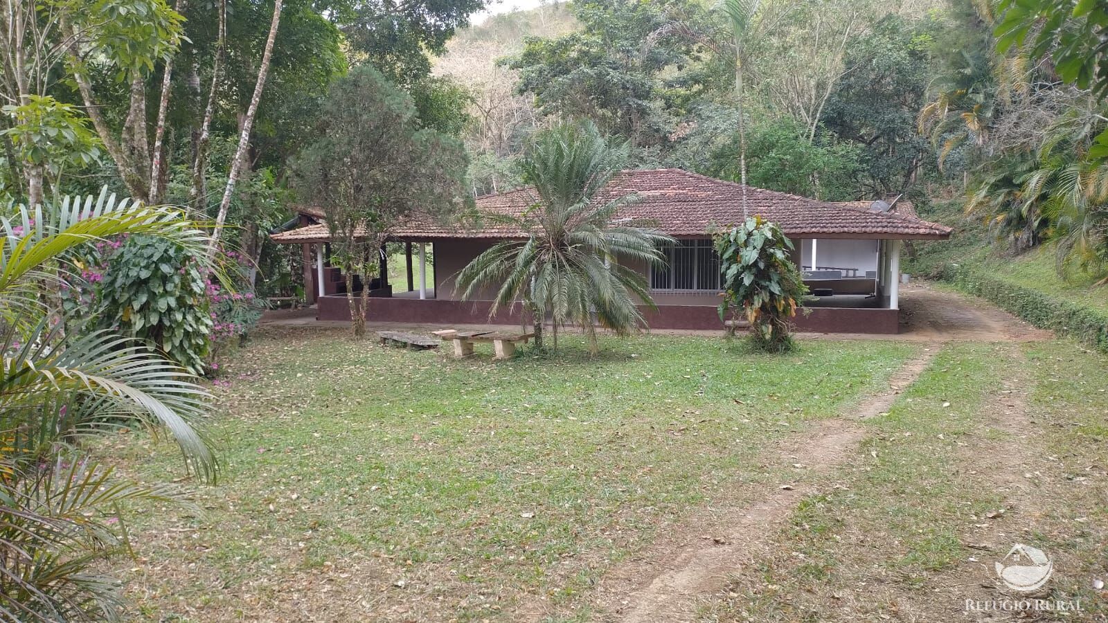 Fazenda à venda com 2 quartos, 2700m² - Foto 1