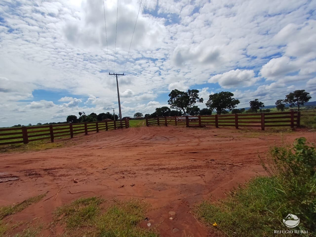 Fazenda à venda com 1 quarto, 3170200m² - Foto 2