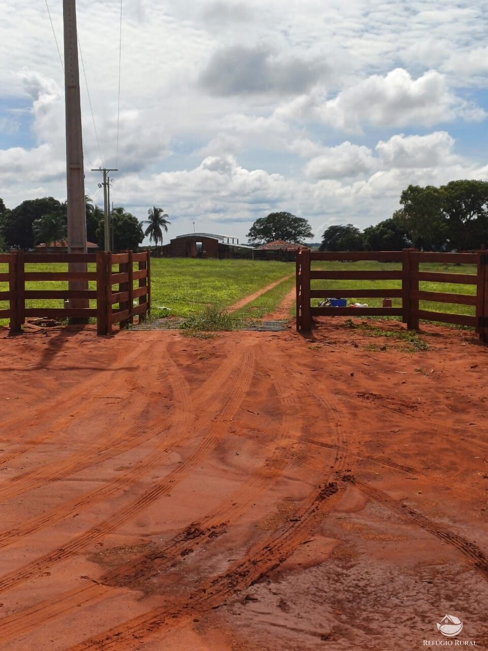 Fazenda à venda com 1 quarto, 3170200m² - Foto 1