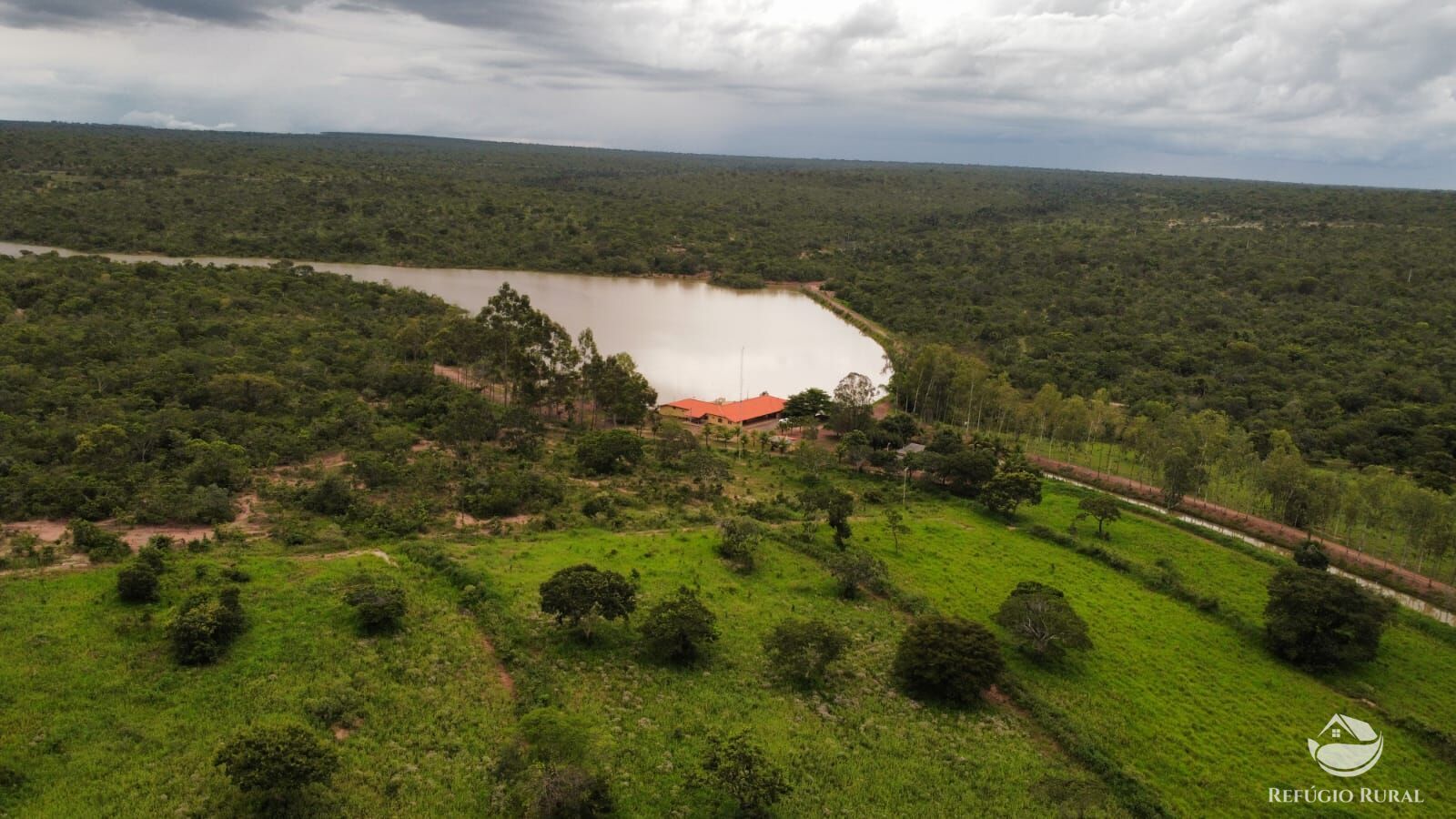 Fazenda à venda com 6 quartos, 63000000m² - Foto 1