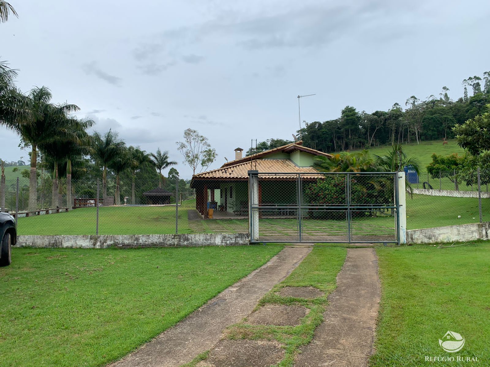 Fazenda à venda com 3 quartos, 242000m² - Foto 4