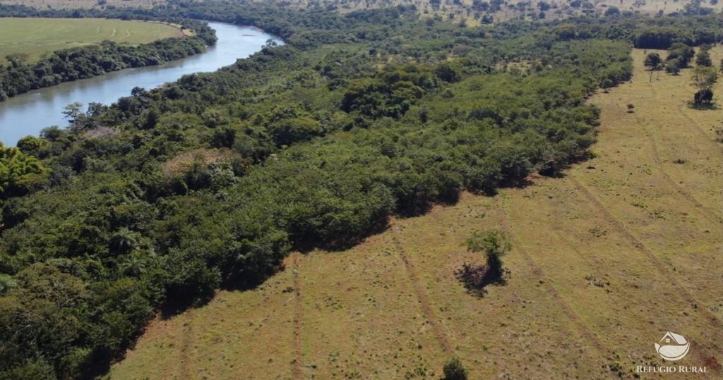 Fazenda à venda com 3 quartos, 21296000m² - Foto 1