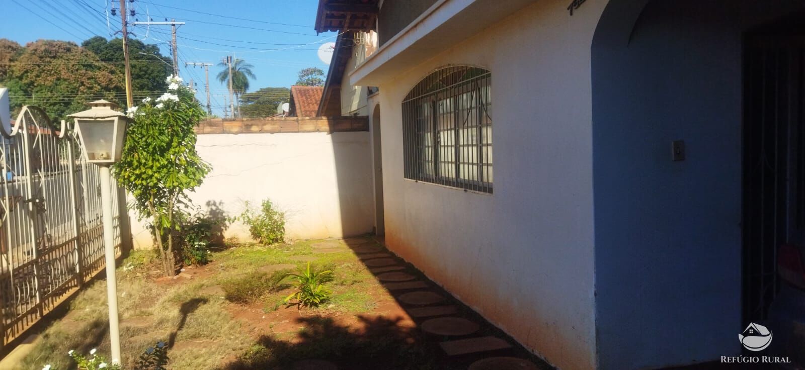 Casa à venda com 5 quartos, 213m² - Foto 2