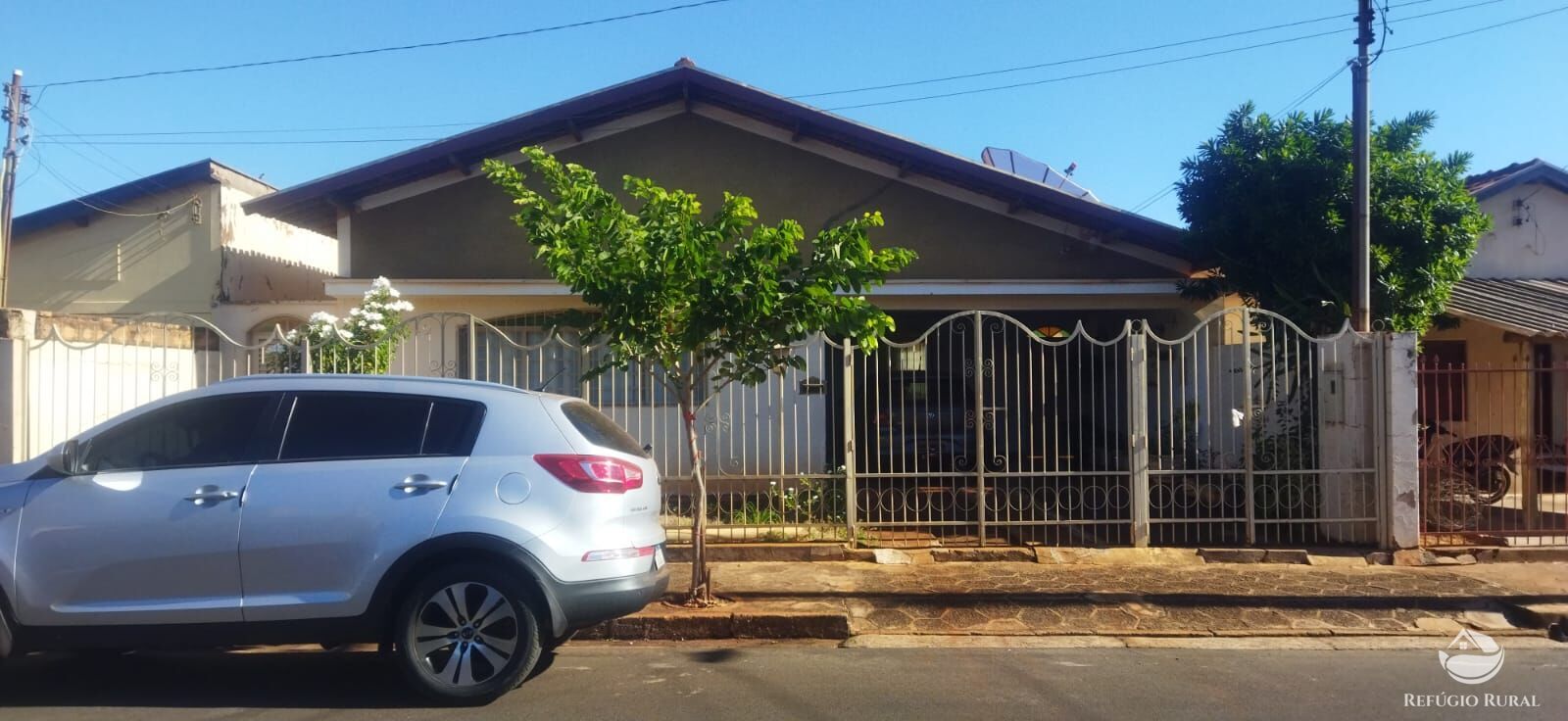 Casa à venda com 5 quartos, 213m² - Foto 1