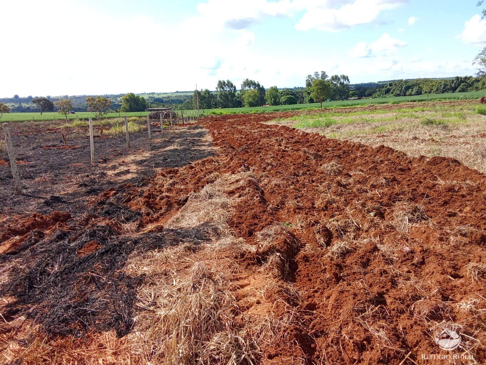 Chácara à venda com 1 quarto, 21000m² - Foto 1