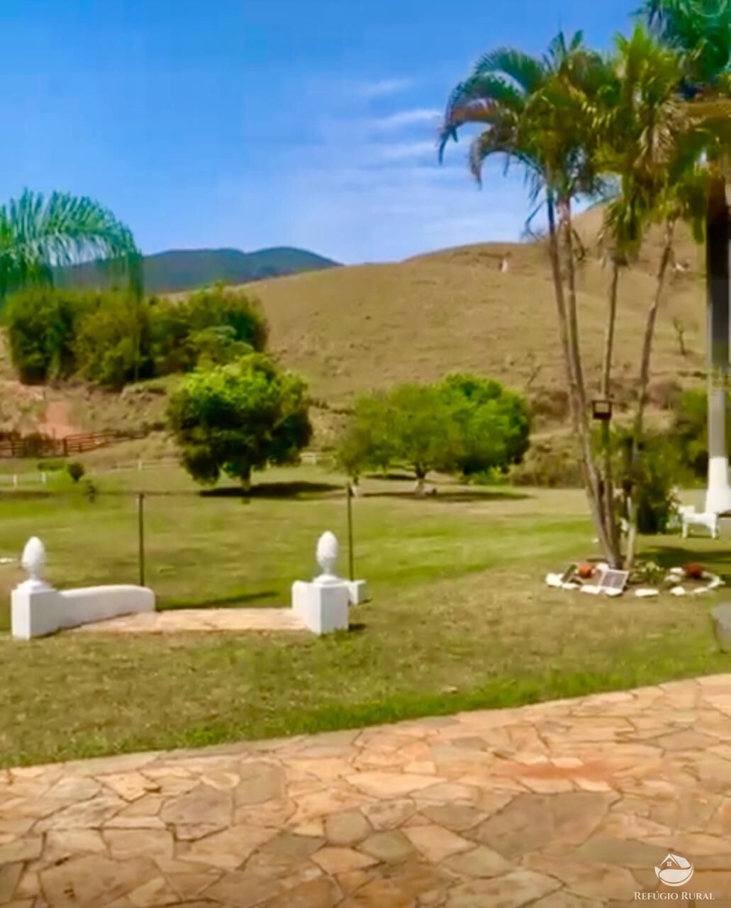 Fazenda à venda com 2 quartos, 2420000m² - Foto 8