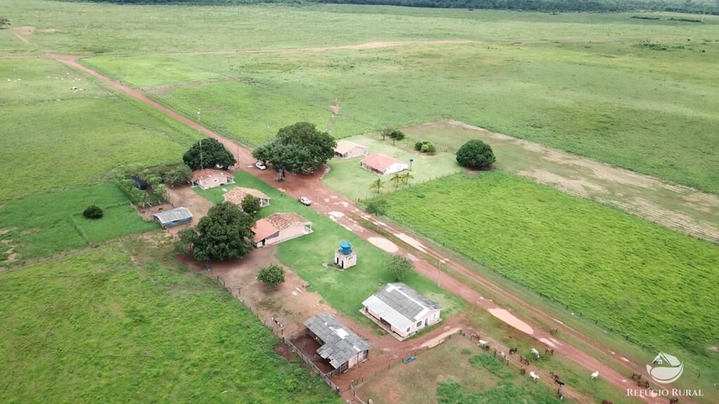 Fazenda à venda com 8 quartos, 208000000m² - Foto 1