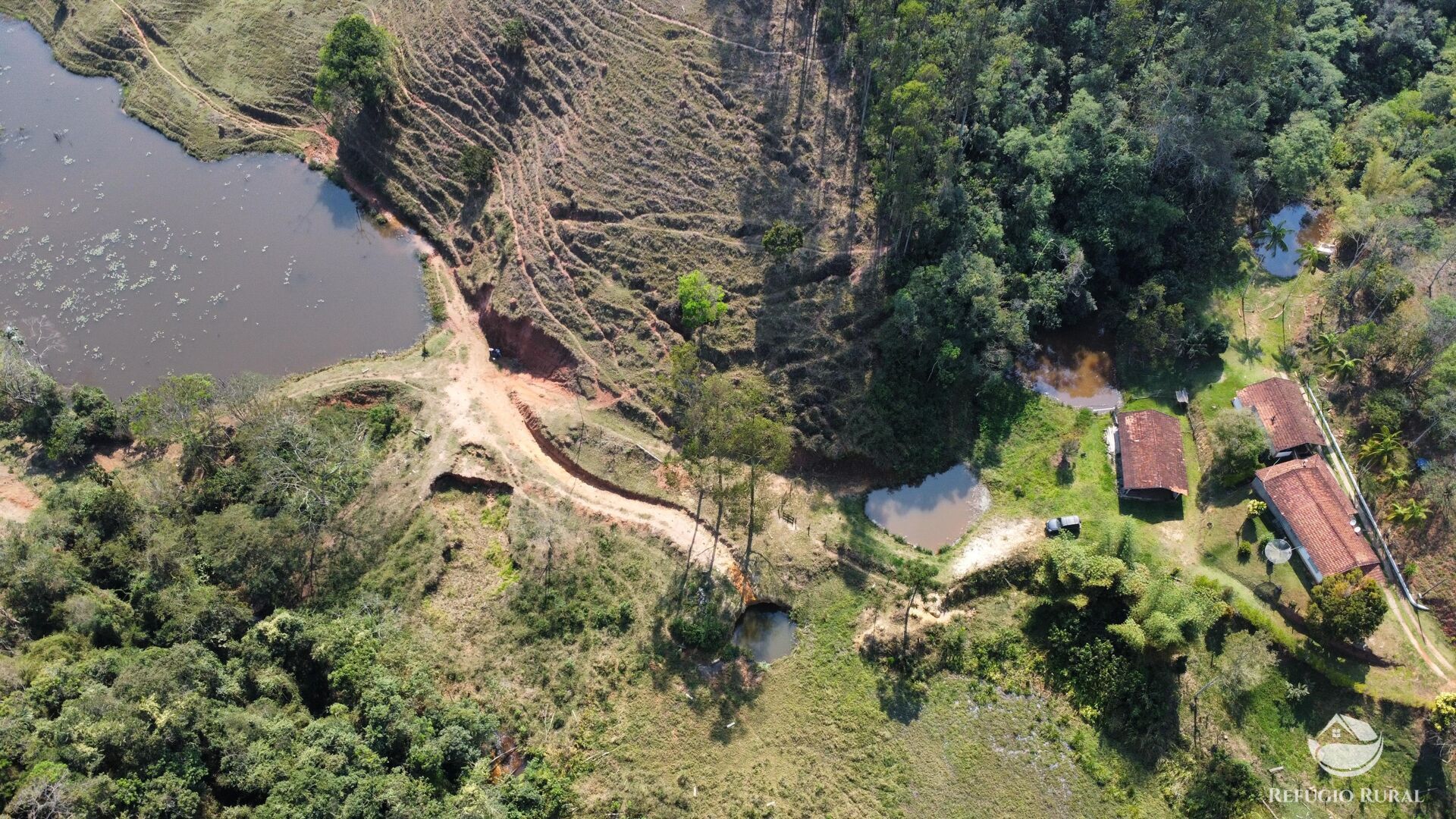 Fazenda à venda com 2 quartos, 96800m² - Foto 33