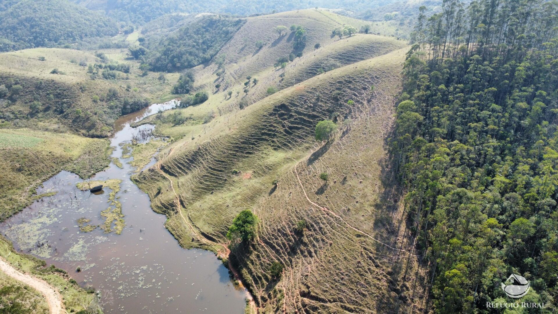 Fazenda à venda com 2 quartos, 96800m² - Foto 32