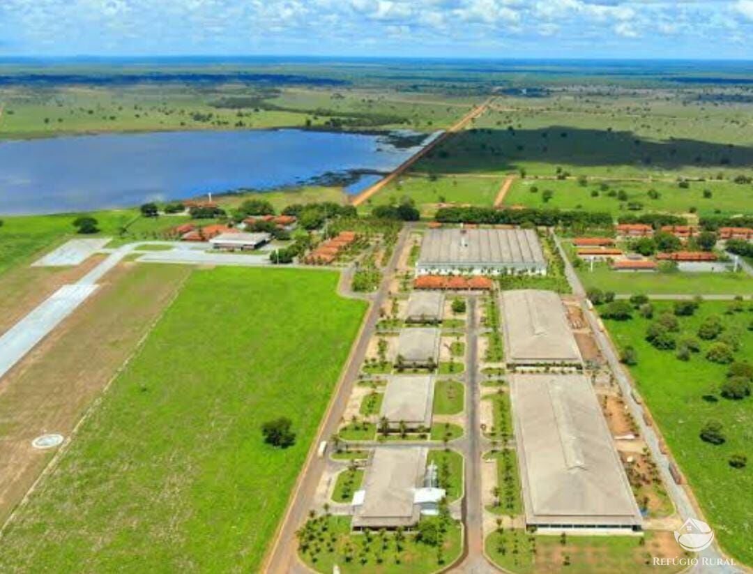 Fazenda à venda com 12 quartos, 2349000000m² - Foto 1