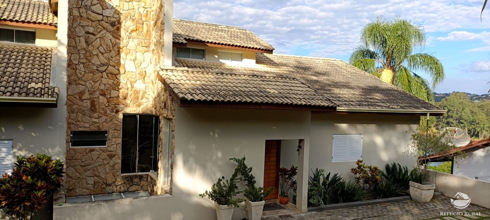 Fazenda à venda com 7 quartos, 3500m² - Foto 2