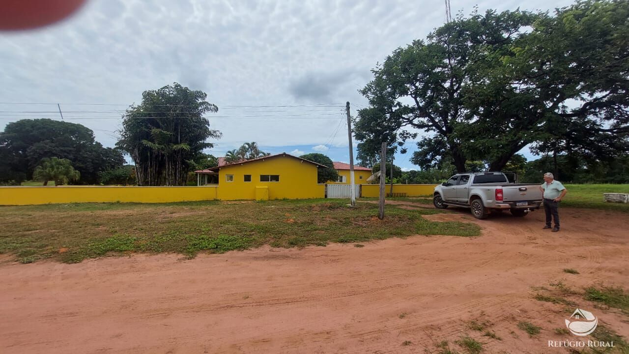 Fazenda à venda com 6 quartos, 37000000m² - Foto 1