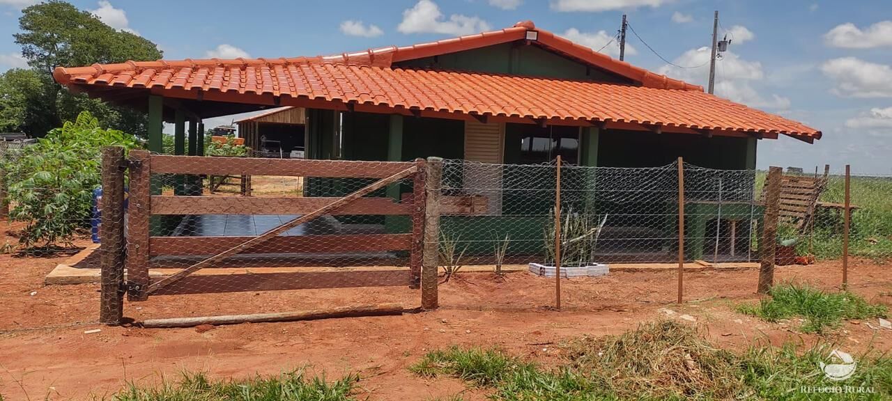 Fazenda à venda com 3 quartos, 1926300m² - Foto 2