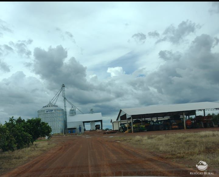 Fazenda à venda com 1 quarto, 37710000m² - Foto 26