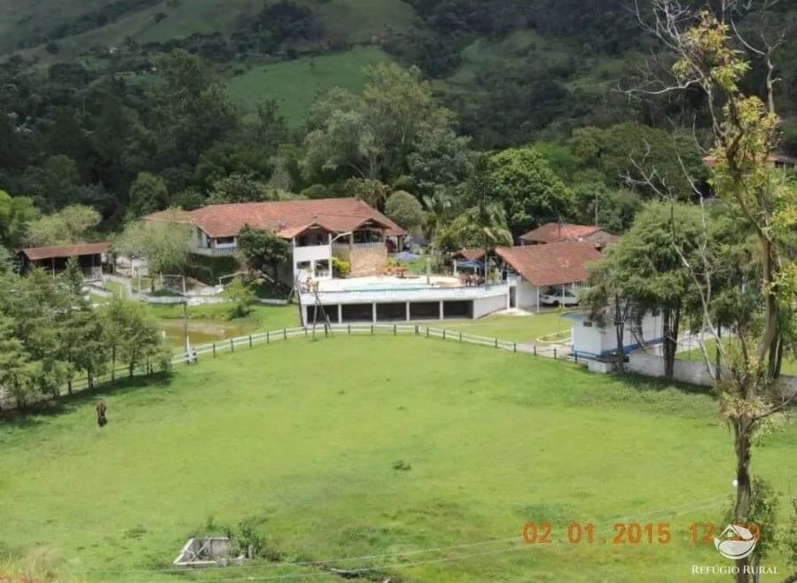 Fazenda à venda com 9 quartos, 338800m² - Foto 1