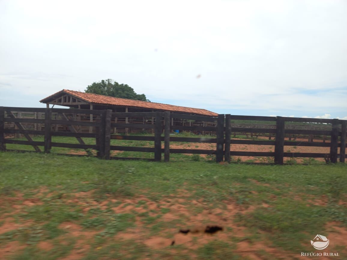 Fazenda à venda com 3 quartos, 15500000m² - Foto 1