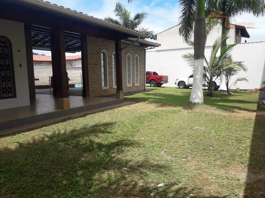 Casa à venda com 7 quartos, 900m² - Foto 2