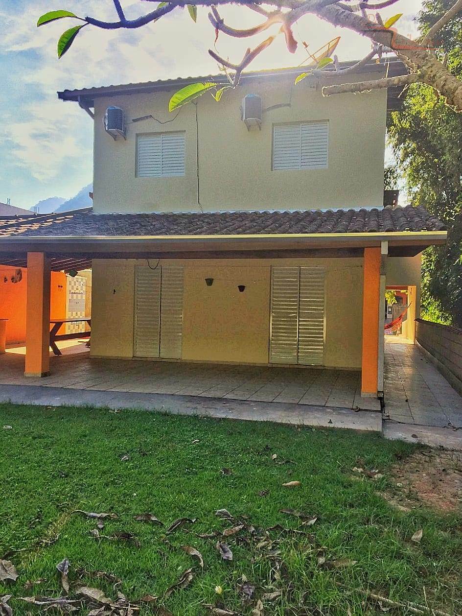 Casa de Condomínio à venda com 5 quartos, 180m² - Foto 2