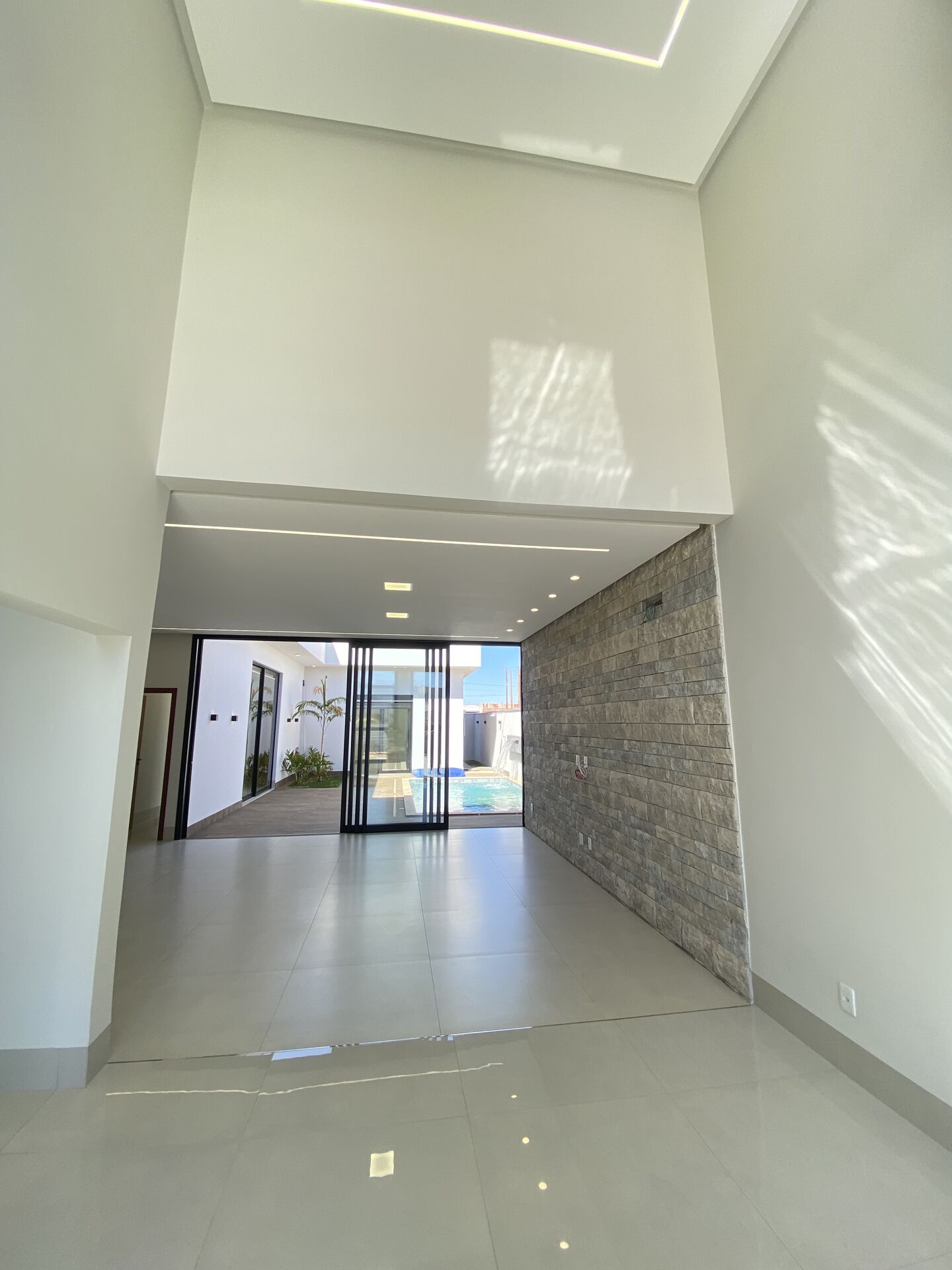 Casa à venda com 3 quartos, 256m² - Foto 4