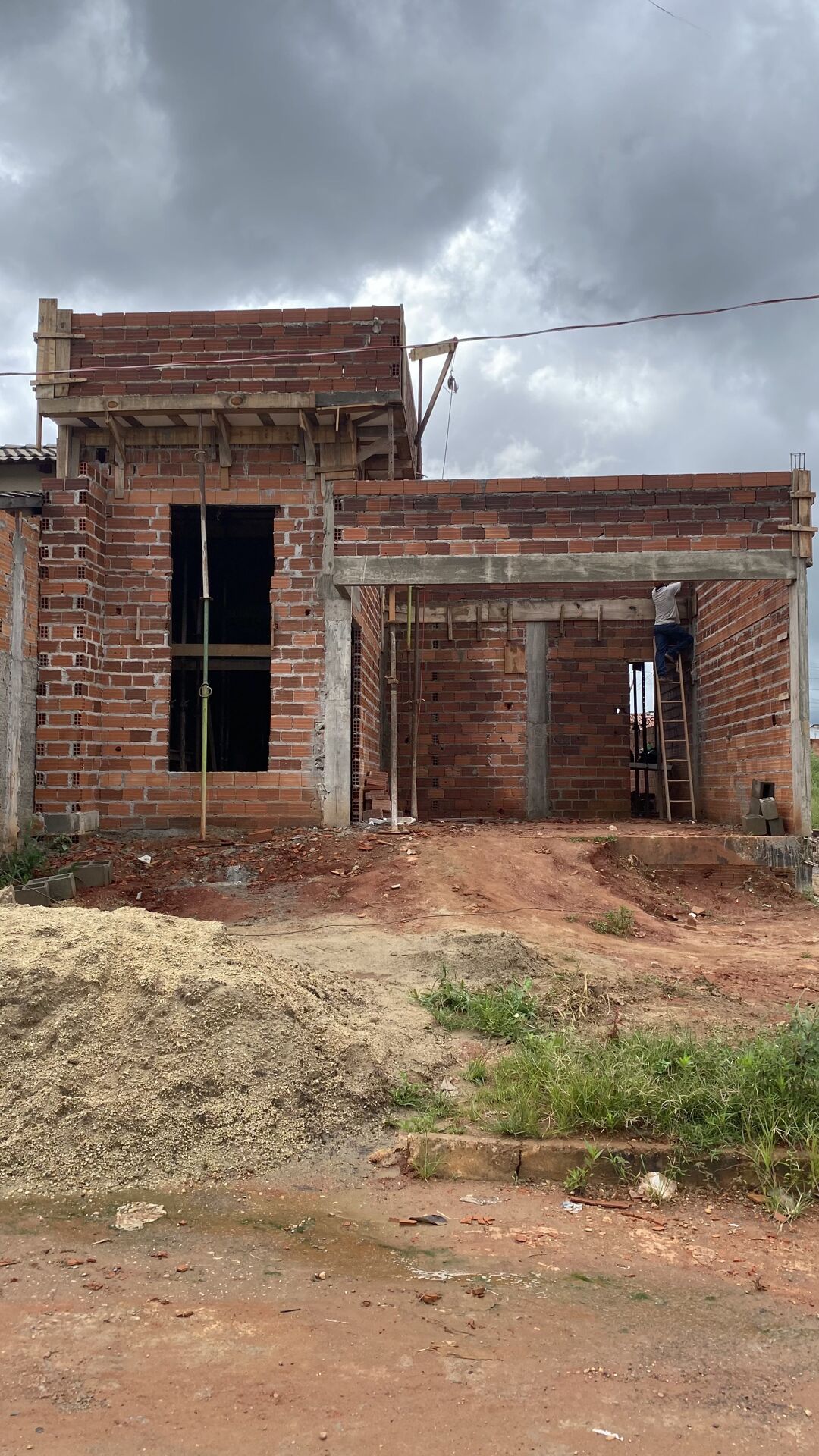 Casa à venda com 3 quartos, 114m² - Foto 1