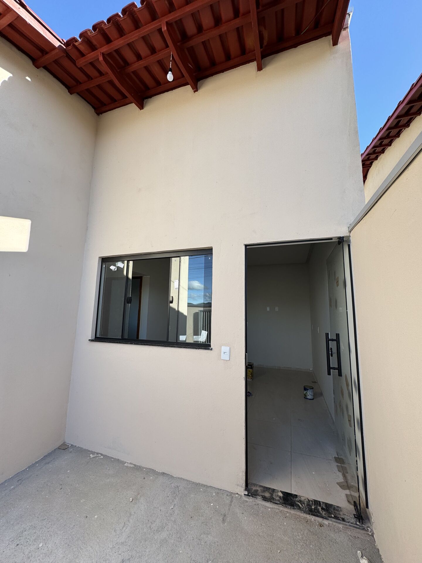 Casa à venda com 3 quartos, 80m² - Foto 2