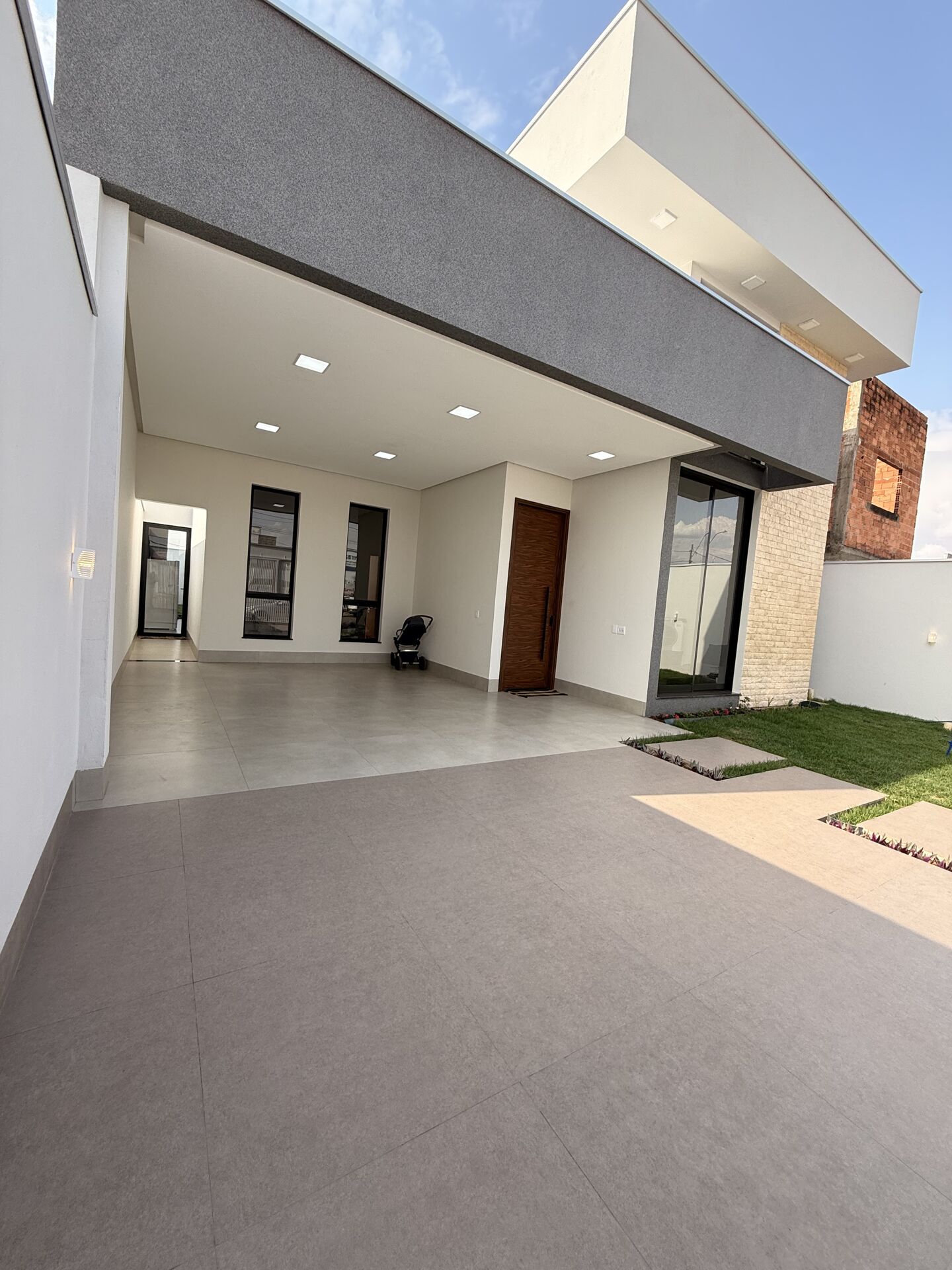 Casa à venda com 3 quartos, 220m² - Foto 2