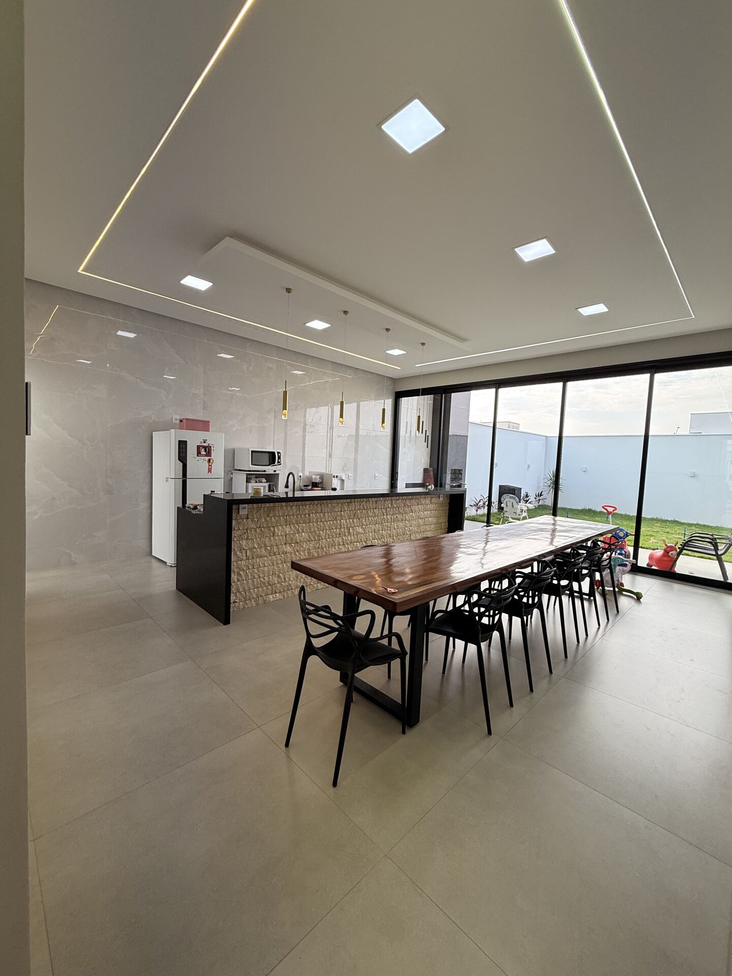 Casa à venda com 3 quartos, 220m² - Foto 11