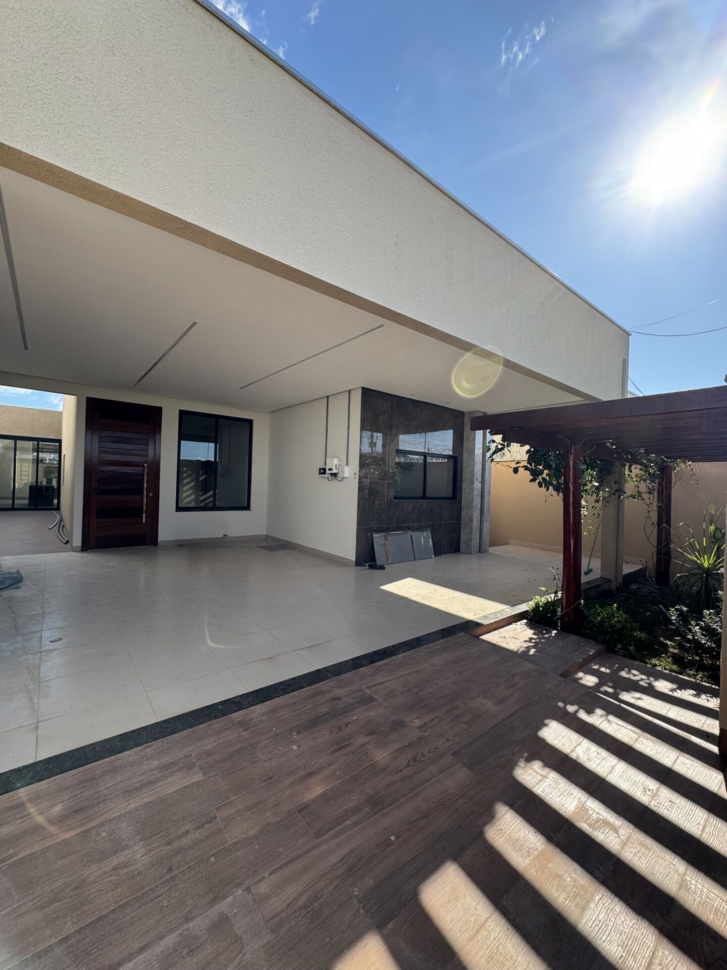 Casa à venda com 3 quartos, 240m² - Foto 1