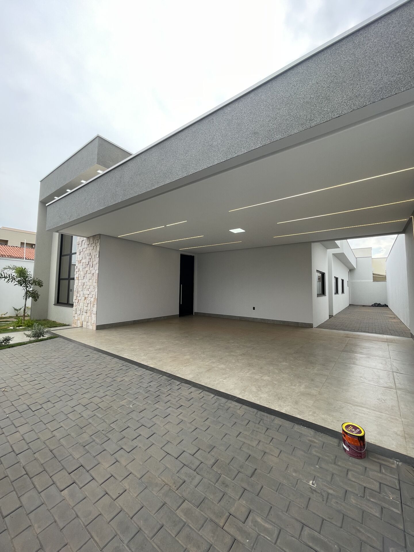 Casa à venda com 3 quartos, 234m² - Foto 2