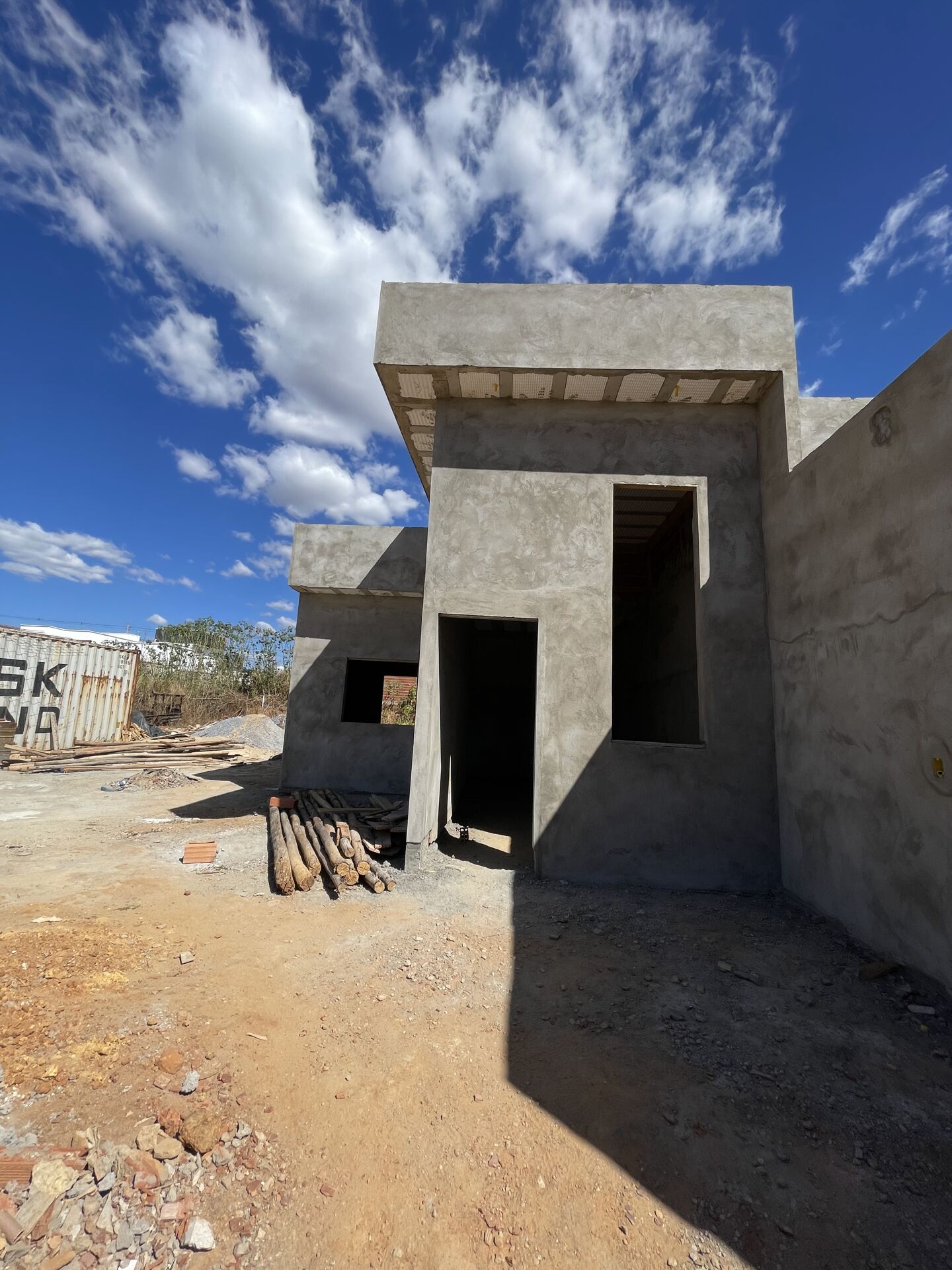 Casa à venda com 3 quartos, 95m² - Foto 1