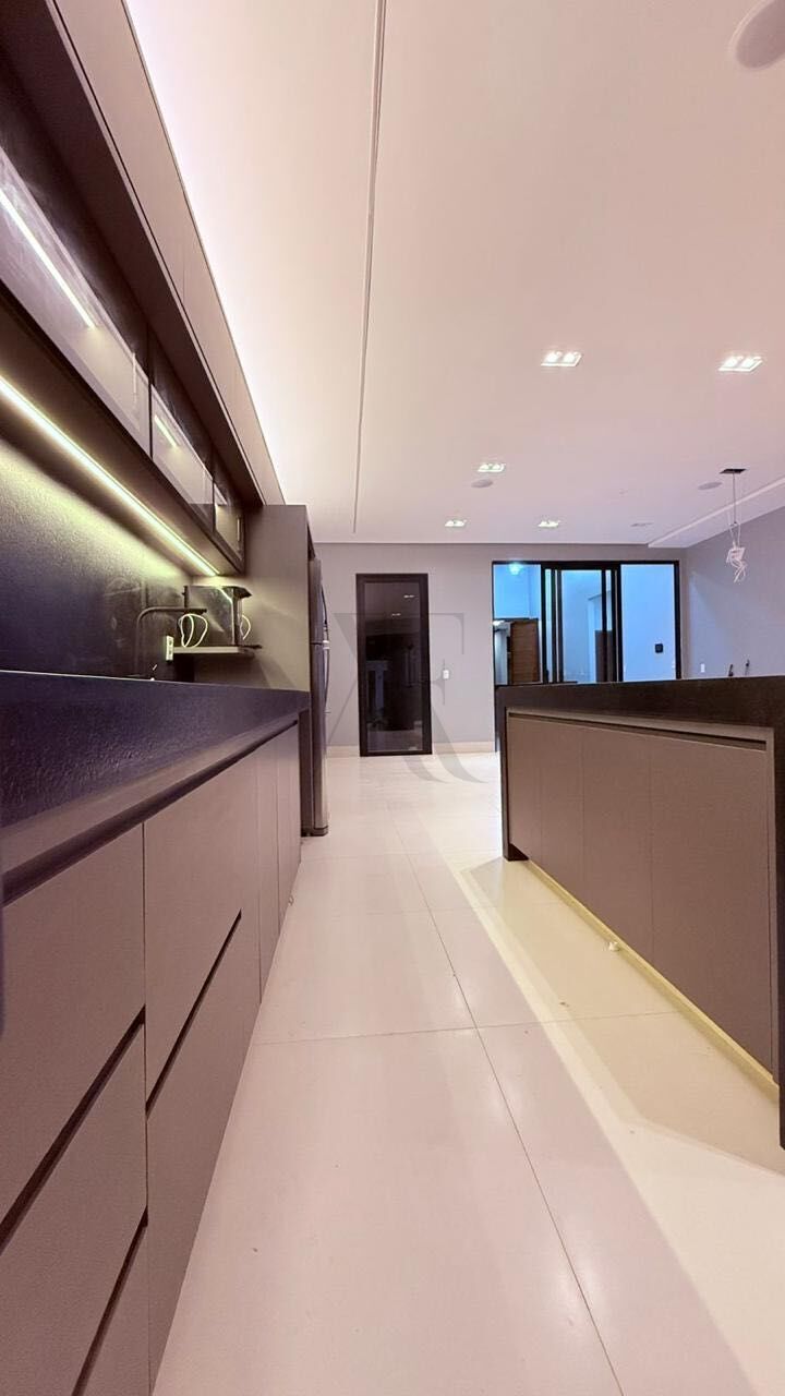 Casa, 3 quartos, 215 m² - Foto 2