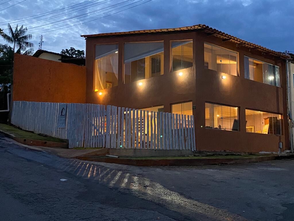 Casa à venda com 2 quartos, 135m² - Foto 1