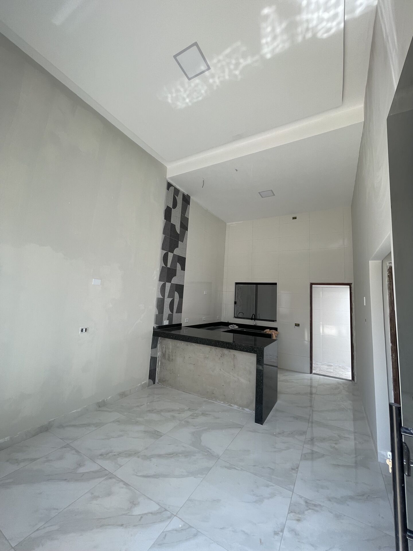 Casa à venda com 2 quartos, 59m² - Foto 2