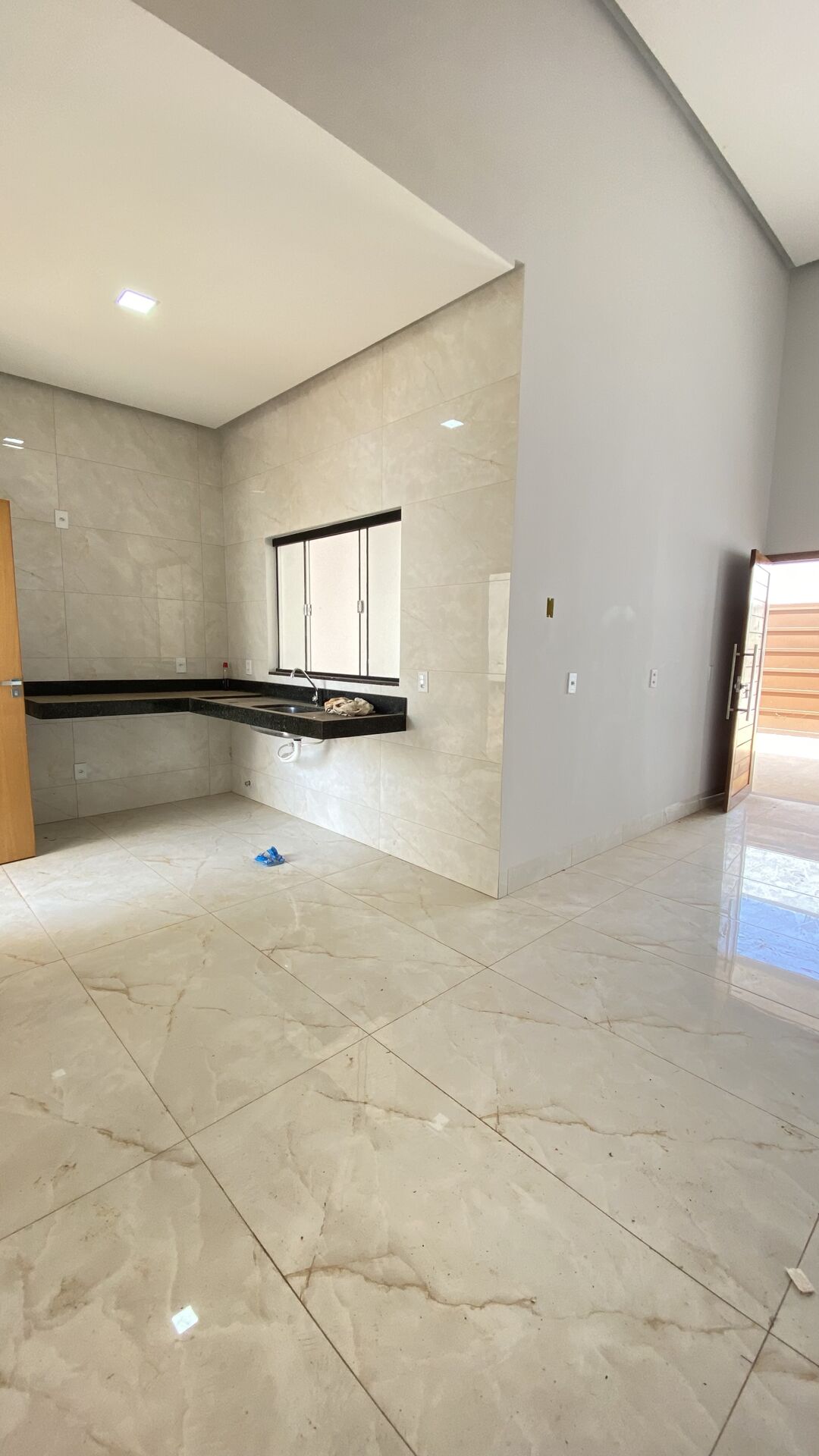 Casa à venda com 3 quartos, 97m² - Foto 3