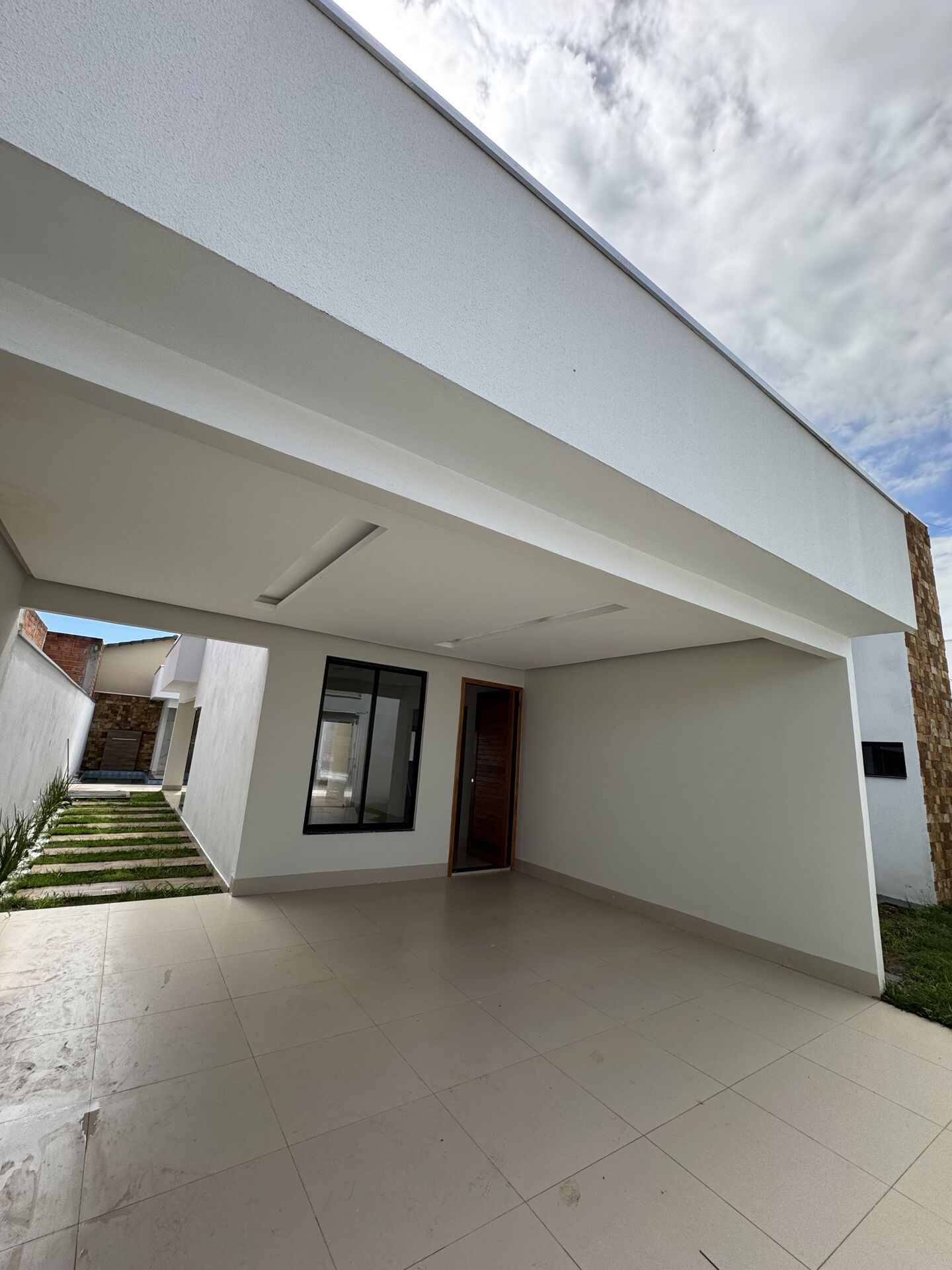 Casa à venda com 3 quartos, 220m² - Foto 2