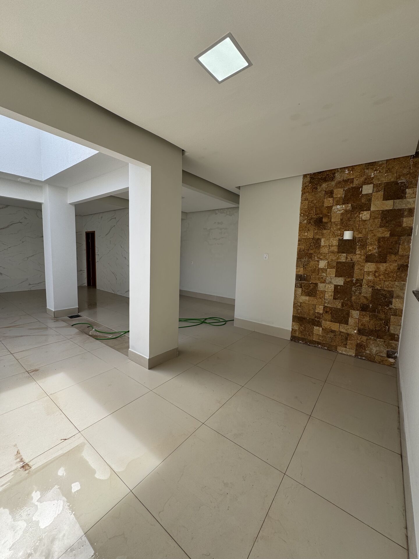 Casa à venda com 3 quartos, 220m² - Foto 14