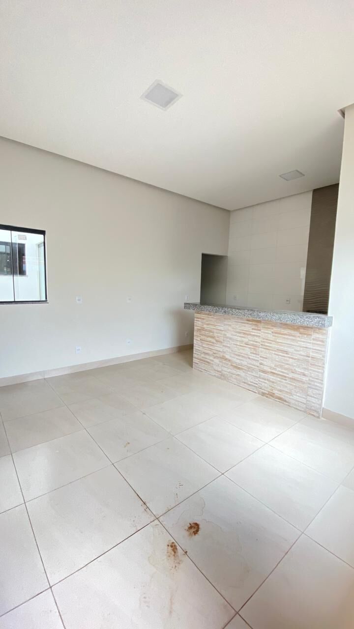 Casa à venda com 3 quartos, 66m² - Foto 2