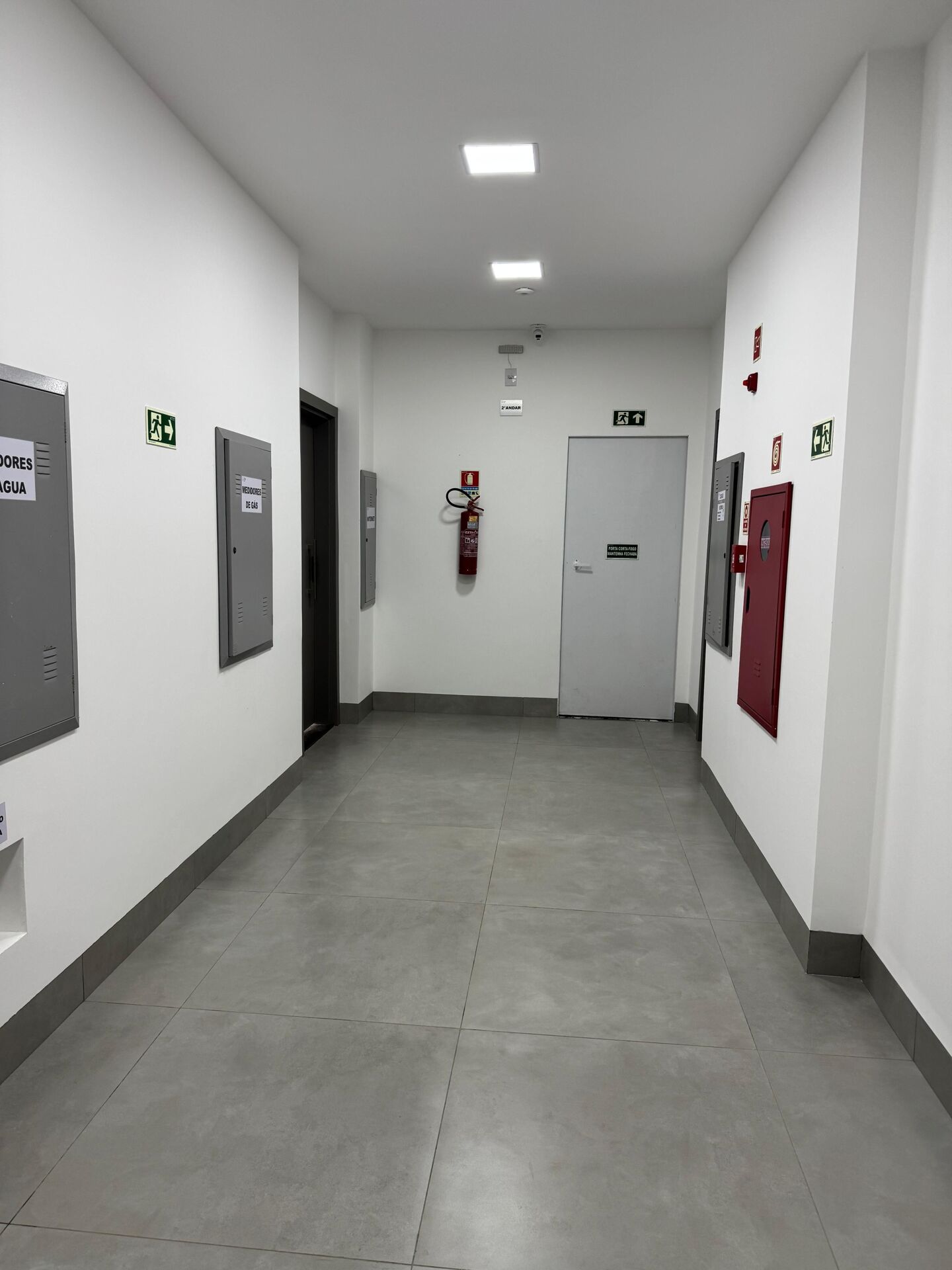 Apartamento à venda com 2 quartos, 63m² - Foto 7