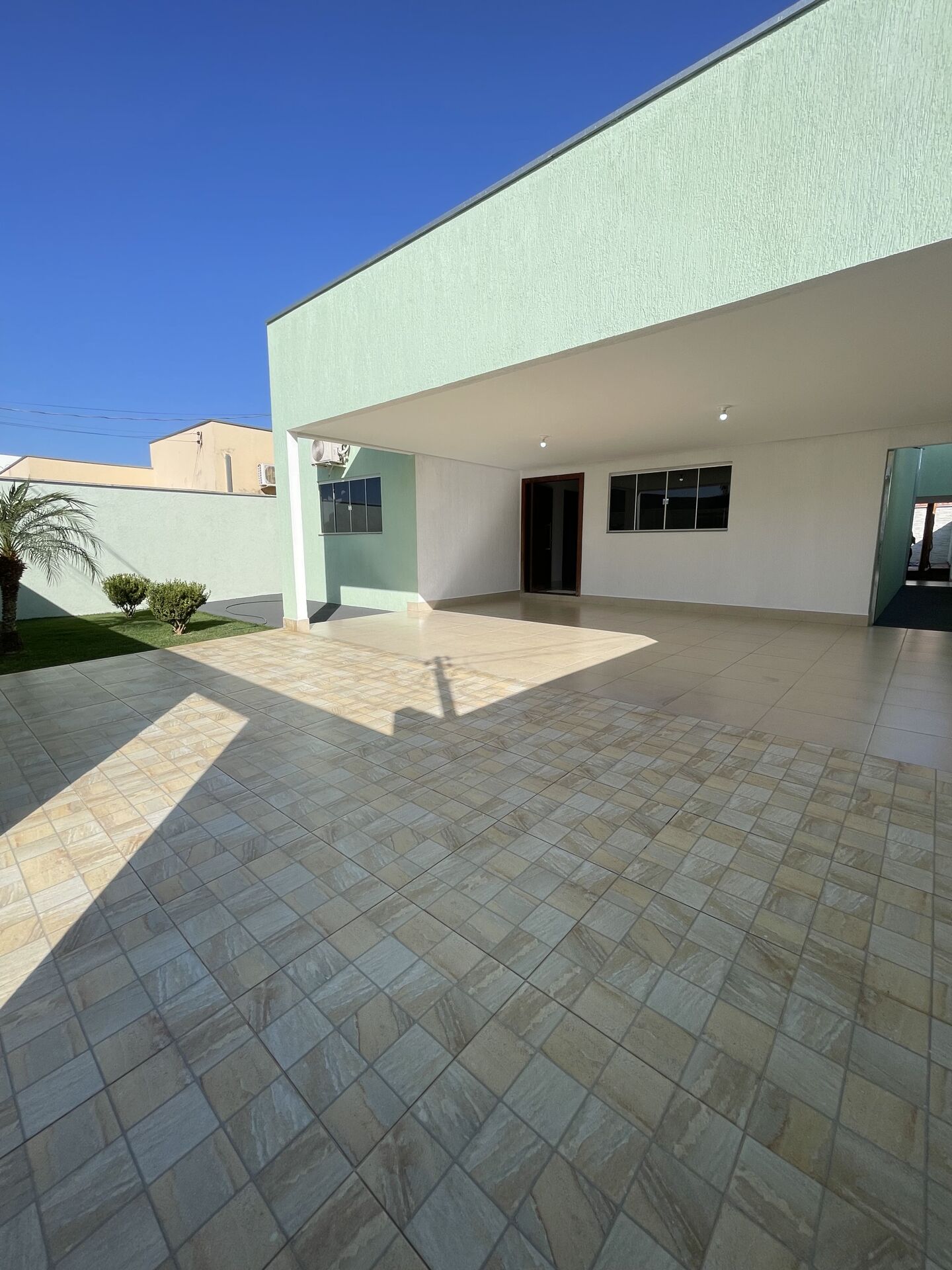 Casa à venda com 3 quartos, 174m² - Foto 1