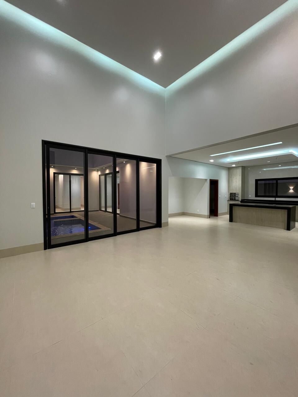 Casa à venda com 3 quartos, 230m² - Foto 4