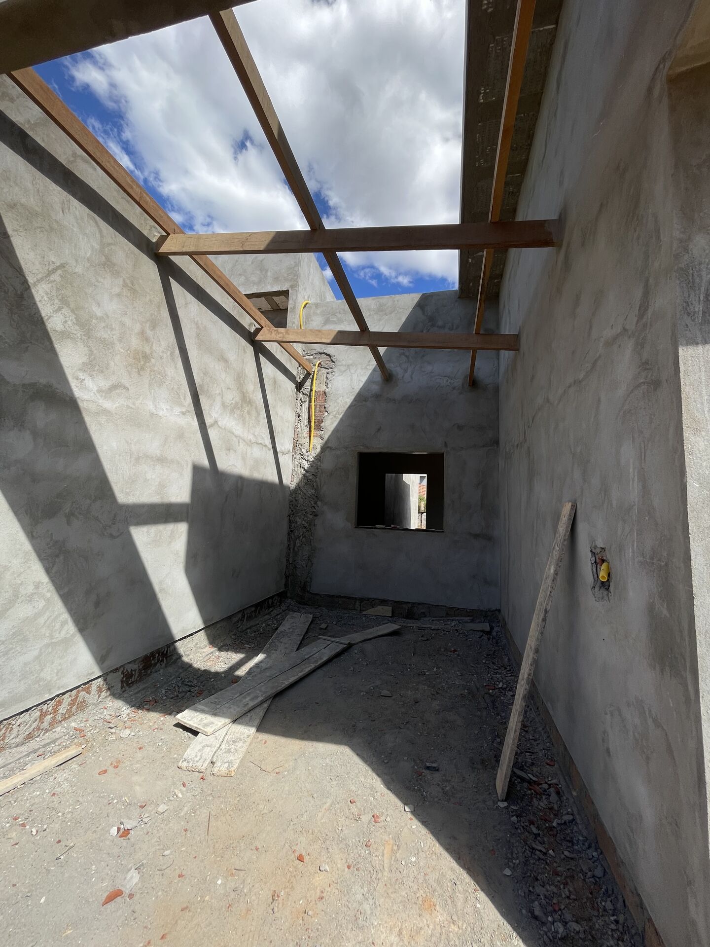 Casa à venda com 2 quartos, 200m² - Foto 2