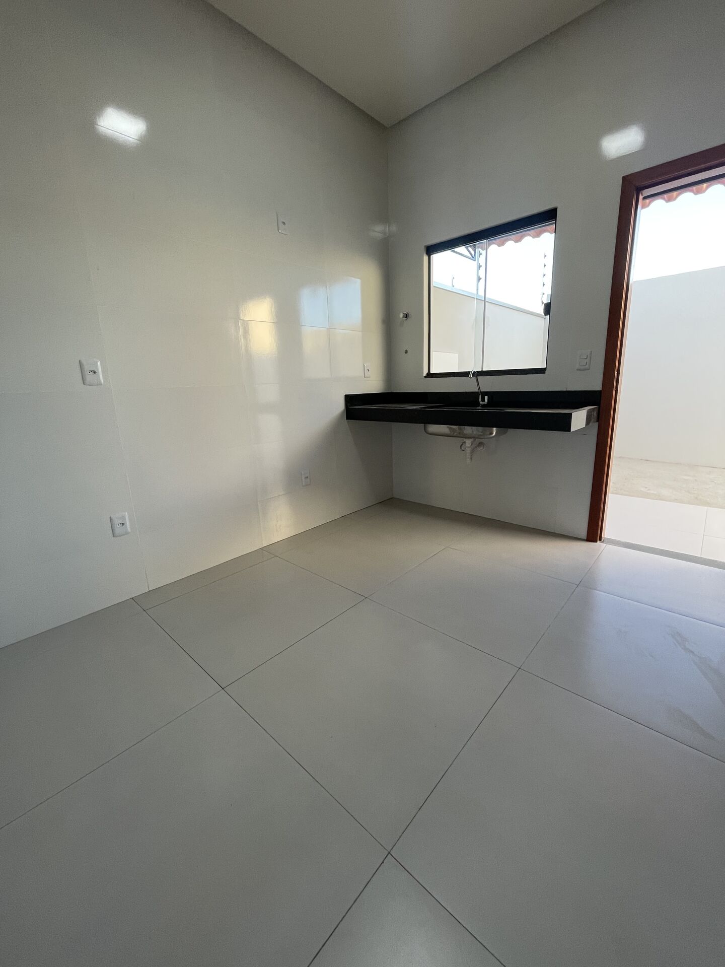 Casa à venda com 2 quartos, 60m² - Foto 9