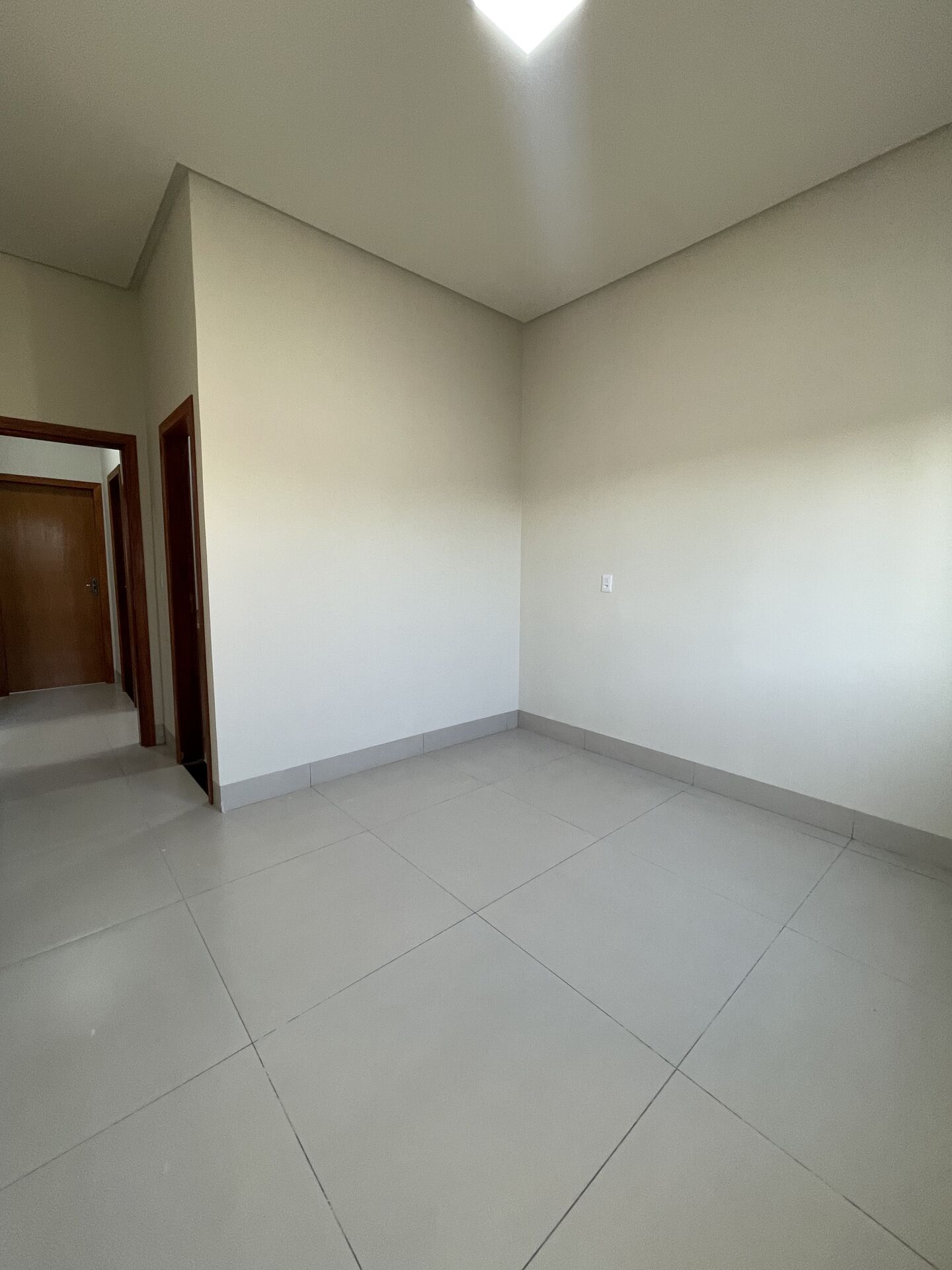 Casa à venda com 2 quartos, 60m² - Foto 4